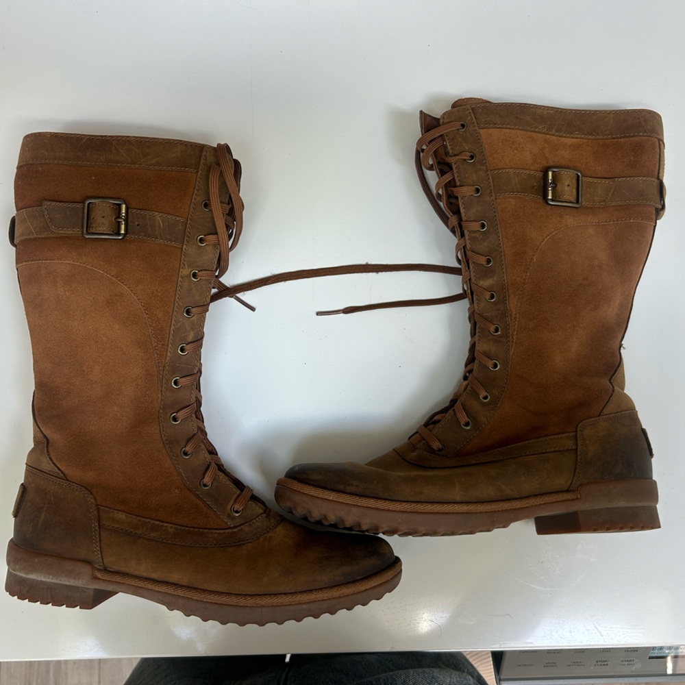 EUC Ugg Brystl tall waterproof boots